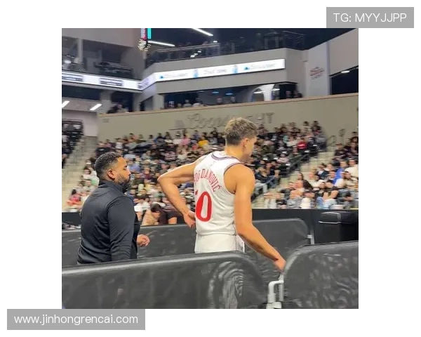 原创场均25分，冠军后卫被放弃，快船仍执迷不悟，弗兰克病急乱投医